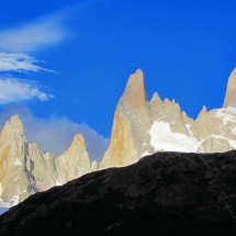 Cerro Fitz Roy with its southern pinnacles and Glaciar Rio Blanco